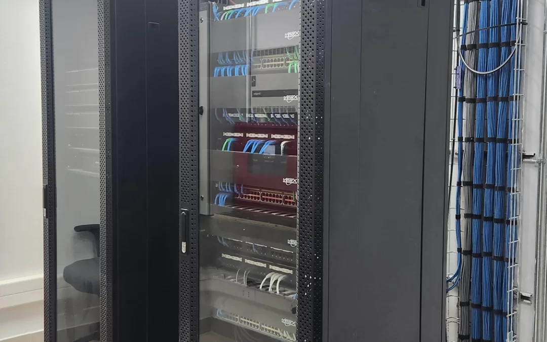 Diseño de rack en data center: orden, ventilación y crecimiento